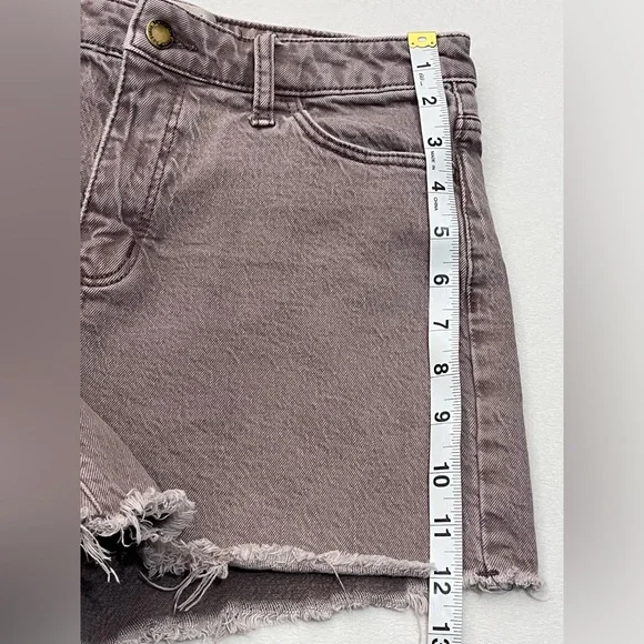 Universal Thread Women’s Distressed Frayed Vintage Midi Denim Mauve Shorts - Picture 6 of 16